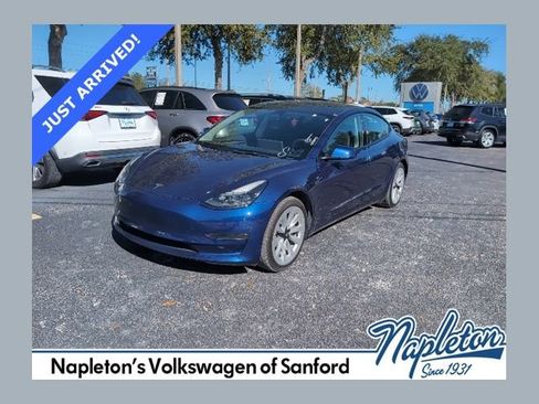 Used 2023 Tesla Model 3 Standard Range image 1