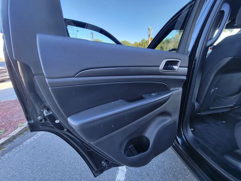 Used 2016 Jeep Grand Cherokee Laredo w/ Quick Order Package 23E image 27