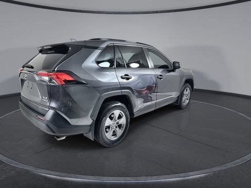 Used 2024 Toyota RAV4 XLE AWD/4WD image 8
