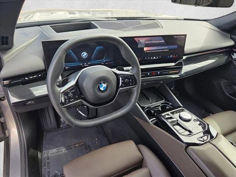 Certified 2025 BMW 530i xDrive AWD/4WD image 18