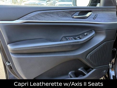 Used 2023 Jeep Grand Cherokee L Limited w/ Luxury Tech Group II image 19