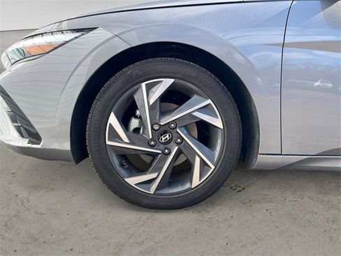 Certified 2024 Hyundai Elantra SEL w/ Convenience Package image 15