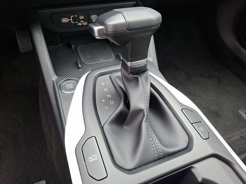 New 2025 Kia K4 GT-Line image 13