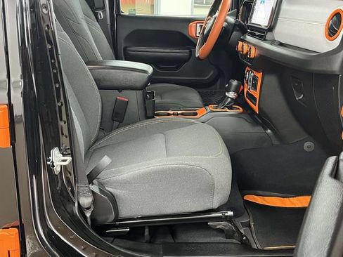 Used 2025 Jeep Wrangler Unlimited Sport AWD/4WD image 26