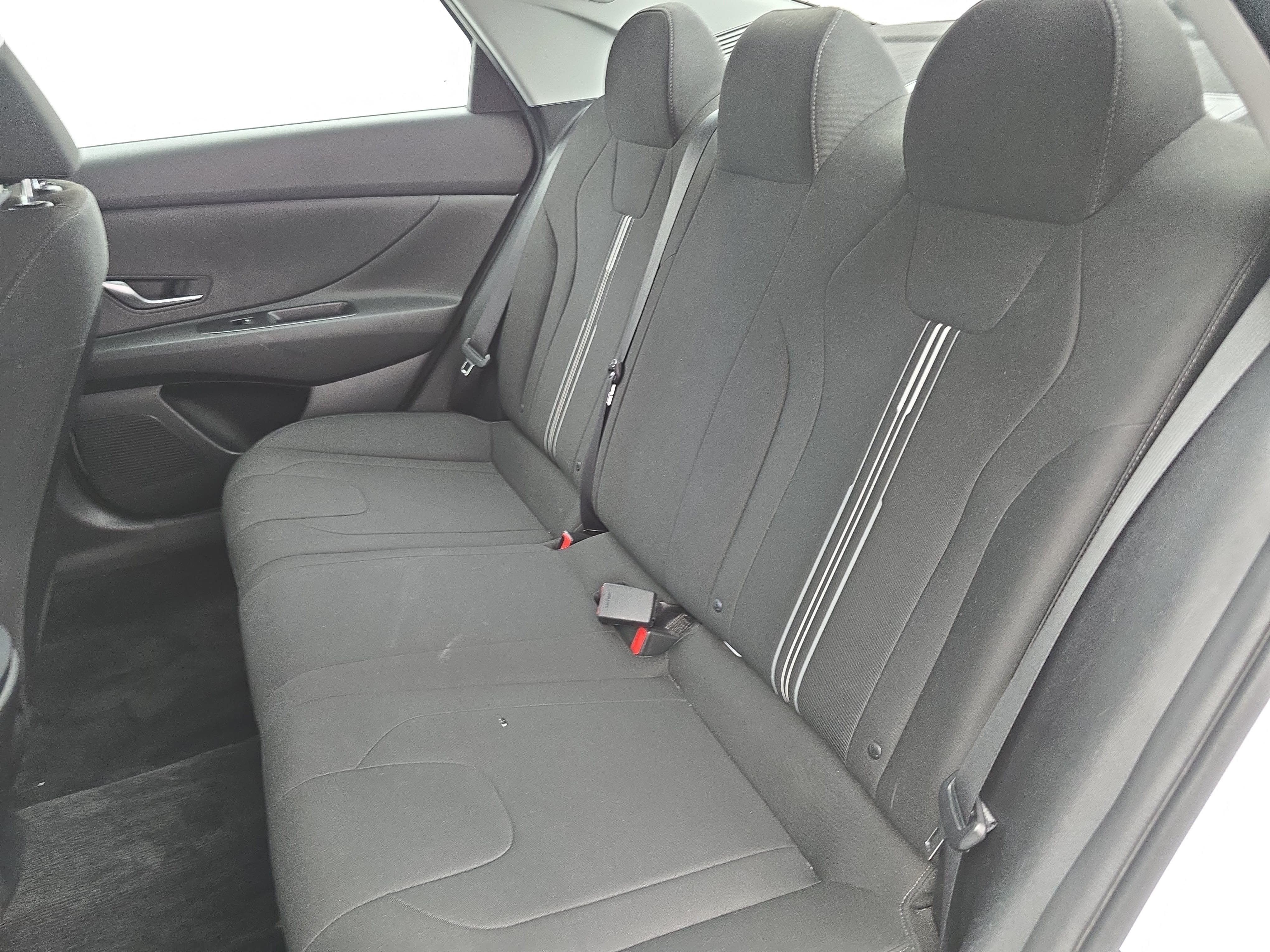 Used 2022 Hyundai Elantra SEL FWD image 13