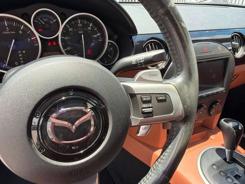 Used 2007 MAZDA MX-5 Miata Grand Touring w/ Premium Pkg RWD image 12