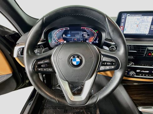 Used 2023 BMW 530i w/ Convenience Package RWD image 13