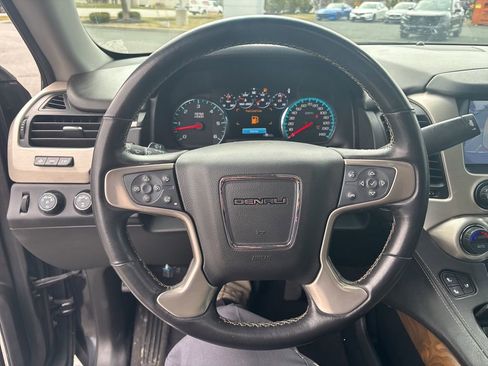 Used 2020 GMC Yukon Denali w/ Denali Ultimate Package AWD/4WD image 21