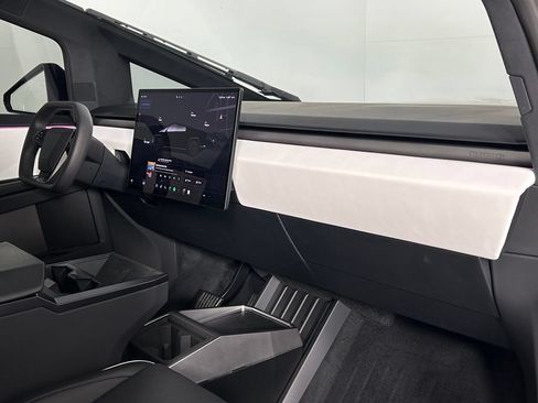 Used 2024 Tesla Cybertruck AWD Crew Cab image 10