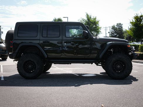 Used 2021 Jeep Wrangler Unlimited Rubicon AWD/4WD image 13