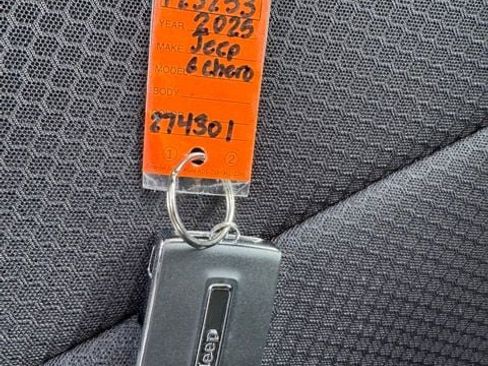 Used 2025 Jeep Grand Cherokee Laredo X w/ Luxury Tech Group I image 43