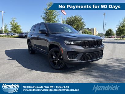 Used 2023 Jeep Grand Cherokee Altitude