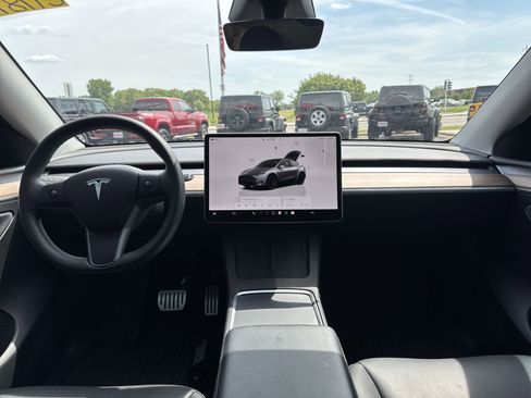 Used 2025 Tesla Model Y Performance AWD/4WD image 23