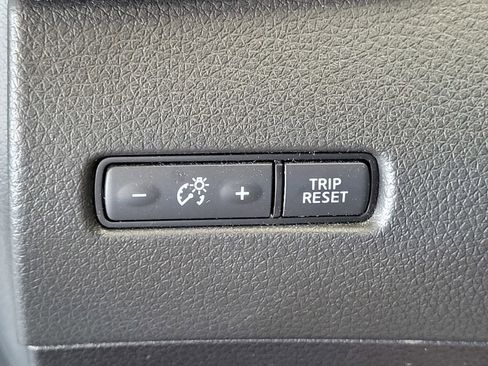 Certified 2020 Nissan Rogue S image 9