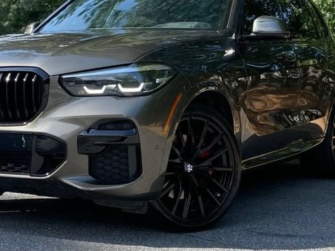 Used 2023 BMW X5 sDrive40i w/ M Sport Package RWD image 2