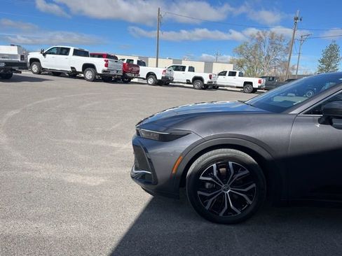 Used 2024 Toyota Crown XLE image 4