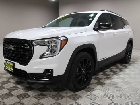 Used 2022 GMC Terrain SLT w/ Tech Package AWD/4WD image 8