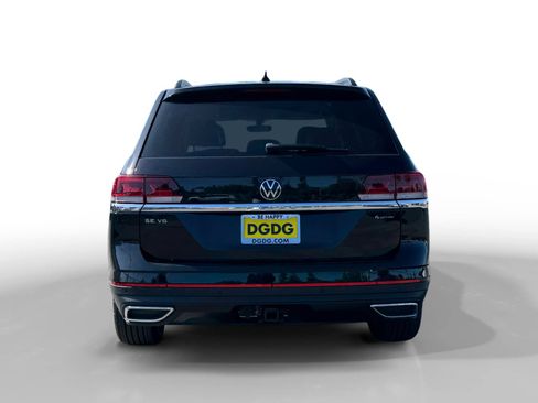 Certified 2023 Volkswagen Atlas SE w/ Panoramic Sunroof Package AWD/4WD image 4