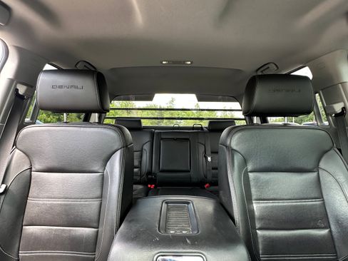 Used 2018 GMC Sierra 2500 Denali w/ Duramax Plus Package AWD/4WD image 19