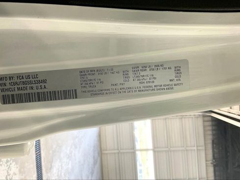 New 2025 Jeep Gladiator Rubicon image 18