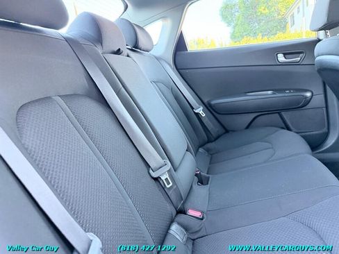 Used 2018 Kia Optima LX w/ 17" Alloy Wheels Package FWD image 19