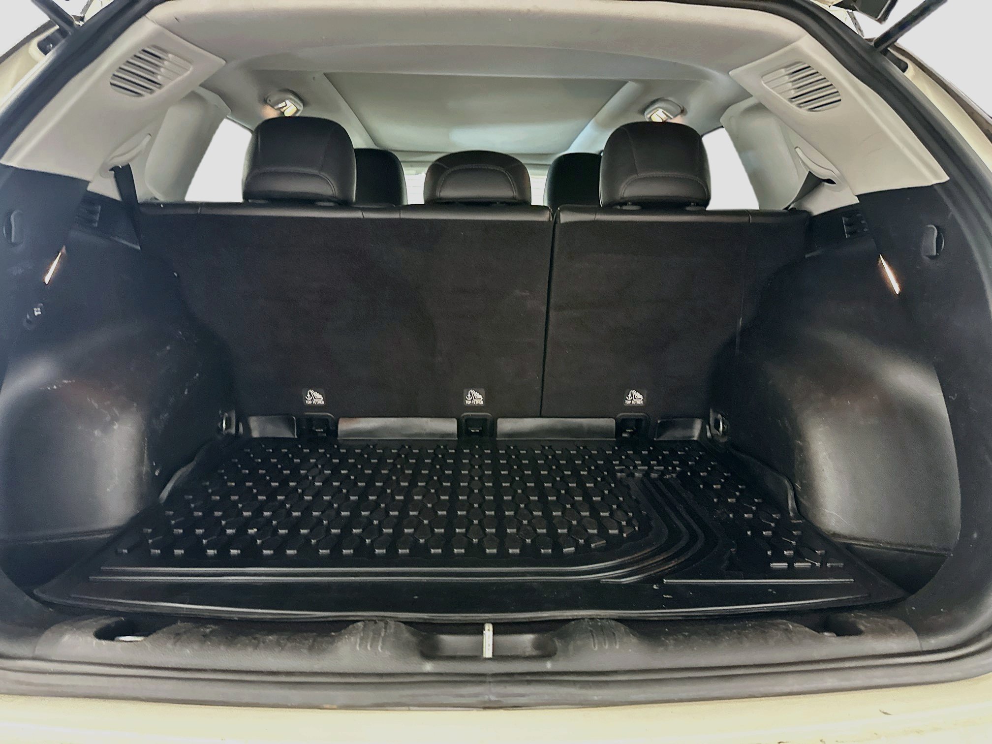 Used 2018 Jeep Compass Latitude AWD/4WD image 29