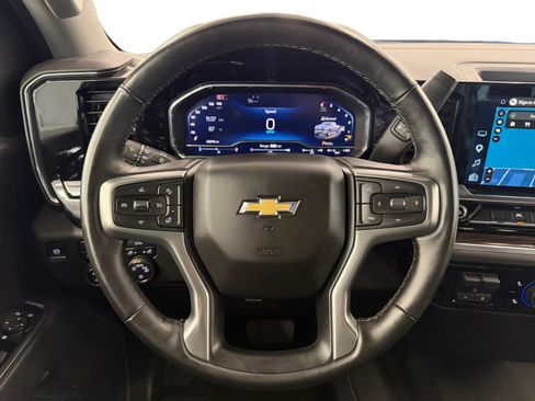 Used 2025 Chevrolet Silverado 1500 LT AWD/4WD image 16