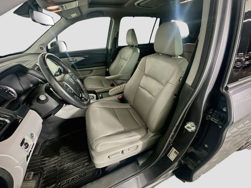 Used 2017 Honda Pilot Touring image 13