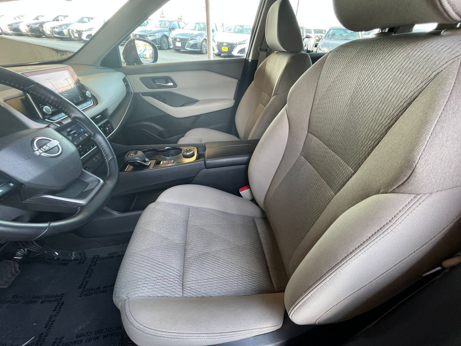 Used 2025 Nissan Rogue SV AWD/4WD image 28