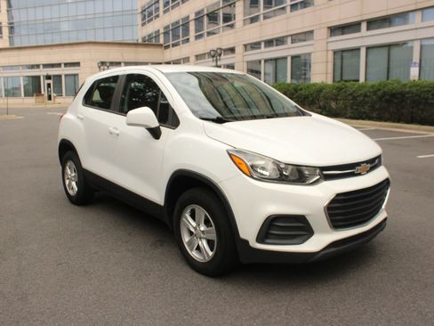 Used 2017 Chevrolet Trax LS AWD/4WD image 1