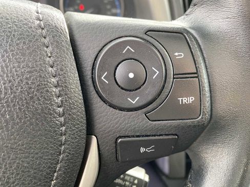 Used 2018 Toyota RAV4 XLE image 19