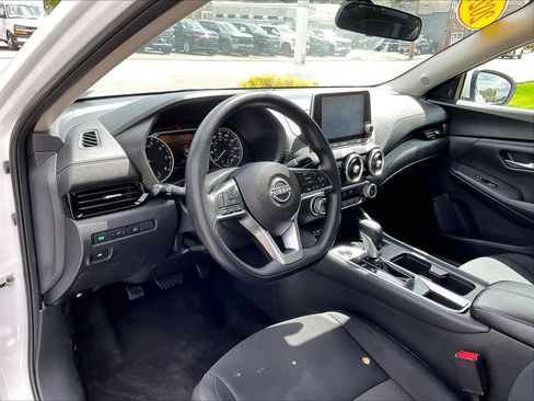 Used 2024 Nissan Sentra SV FWD image 8