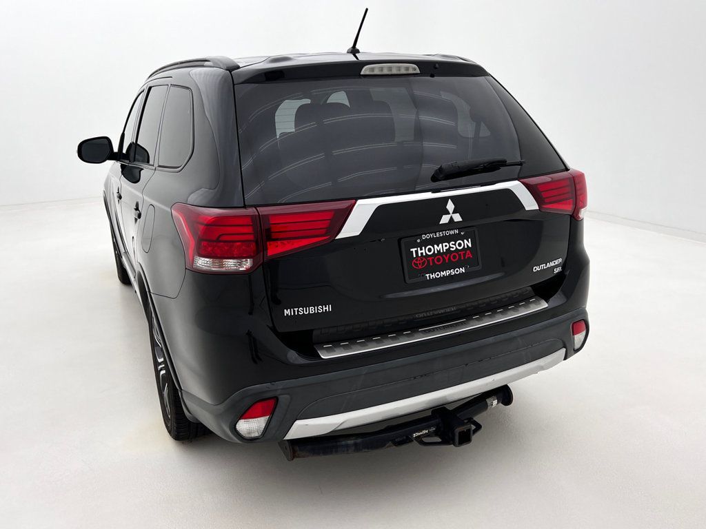 Used 2016 Mitsubishi Outlander SEL AWD/4WD image 8