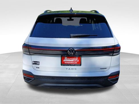 New 2026 Volkswagen Taos SE AWD/4WD image 4