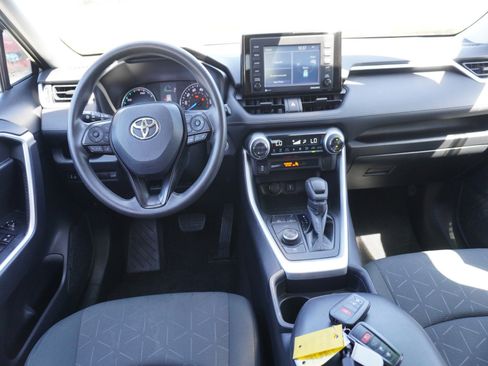 Used 2021 Toyota RAV4 XLE w/ Convenience Package AWD/4WD image 2