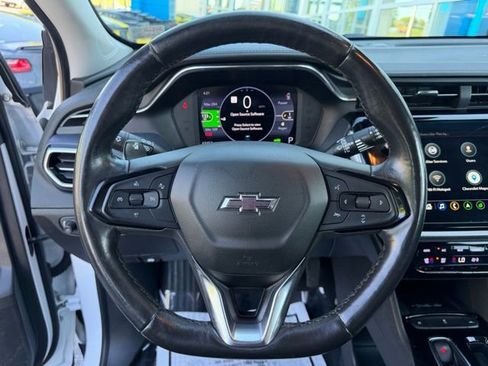 Certified 2022 Chevrolet Bolt EUV Premier w/ Sun & Sound Package FWD image 22