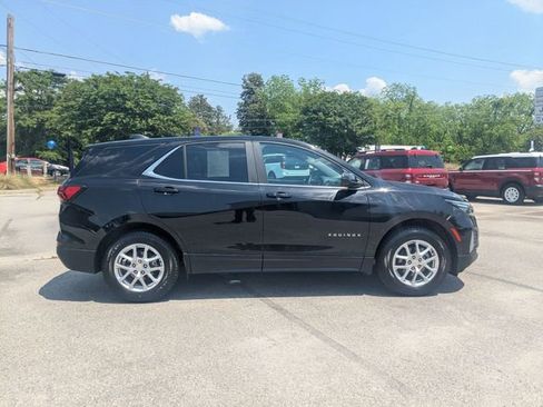 Used 2024 Chevrolet Equinox LT FWD image 2