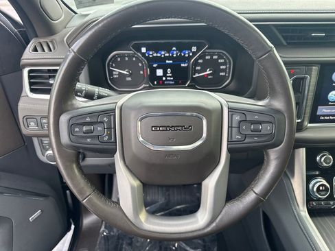 Used 2021 GMC Yukon XL Denali w/ Denali Premium Package image 37