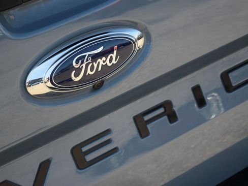 Used 2024 Ford Maverick XLT image 11