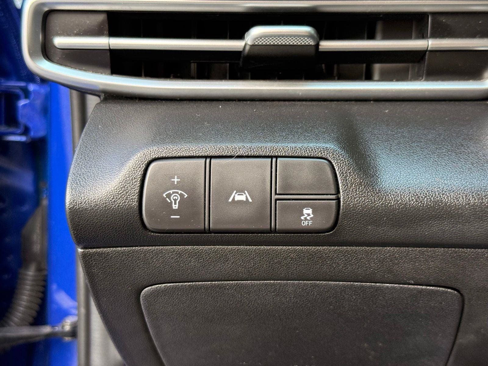 Used 2021 Hyundai Elantra SEL FWD image 28