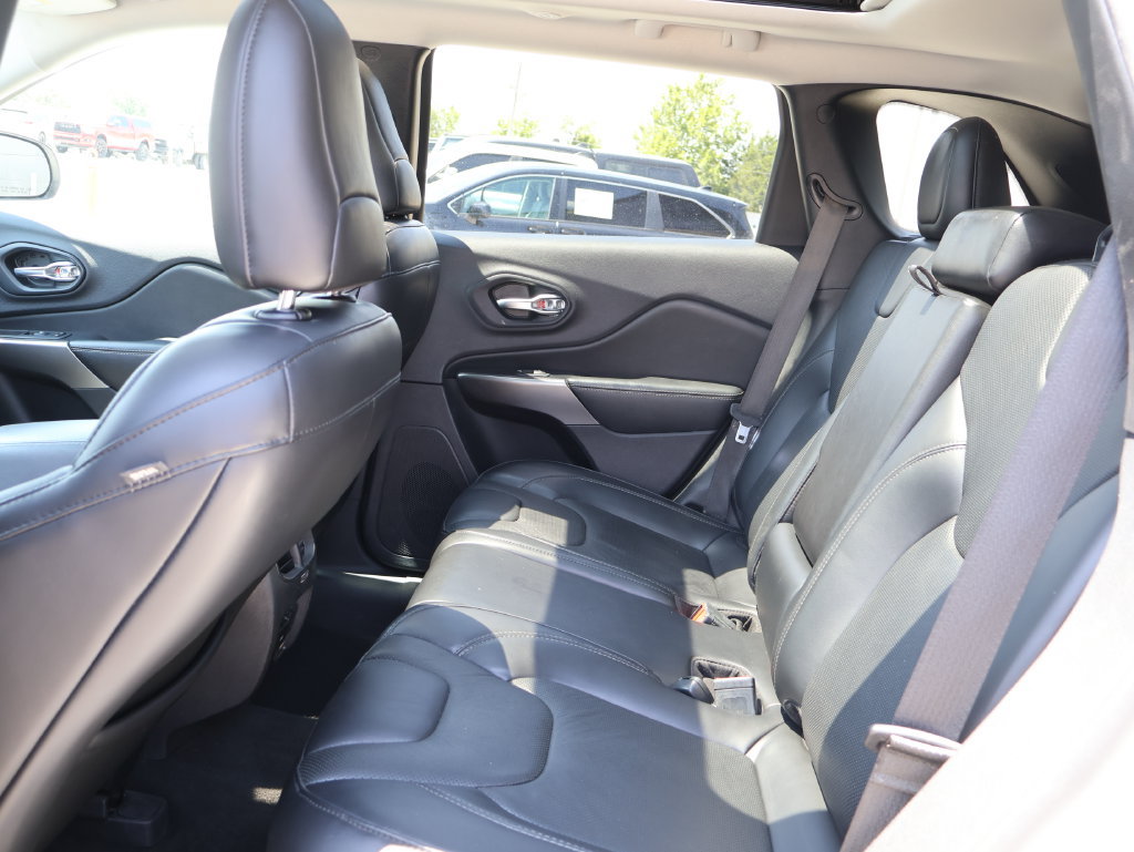 Used 2020 Jeep Cherokee Limited FWD image 17