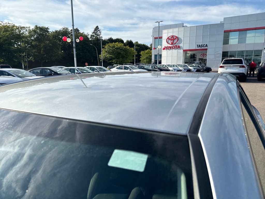 Used 2025 Toyota Camry LE FWD image 45