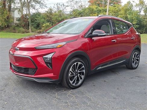 Used 2023 Chevrolet Bolt EUV Premier w/ Sun & Sound Package image 6