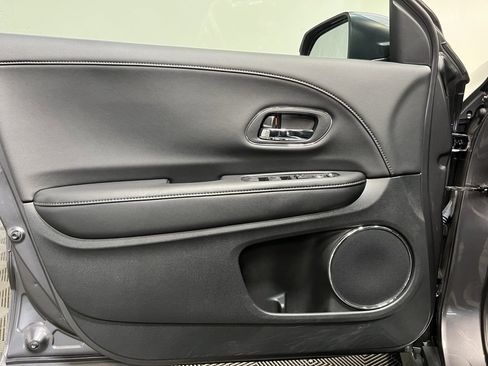 Used 2022 Honda HR-V EX-L image 13