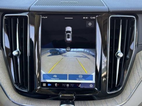 Used 2023 Volvo XC60 T8 Ultimate w/ Climate Package image 18