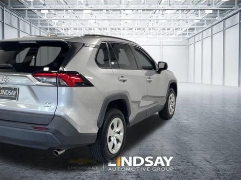 Used 2021 Toyota RAV4 LE w/ Carpet Mat Package (TMS) AWD/4WD image 11