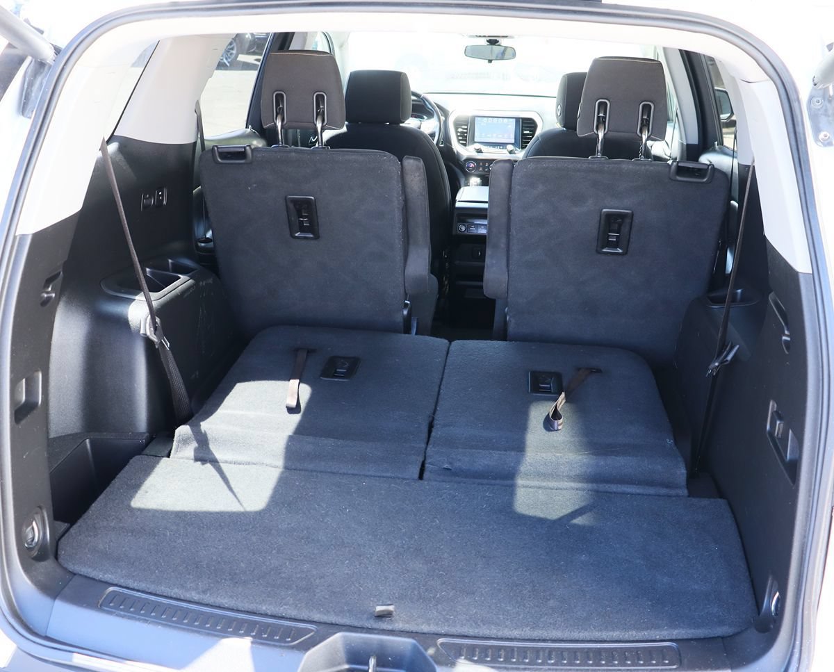 Used 2018 GMC Acadia SLE w/ Driver Alert Package I FWD image 25