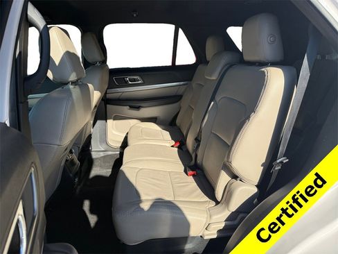 Used 2018 Ford Explorer XLT w/ Equipment Group 202A image 13