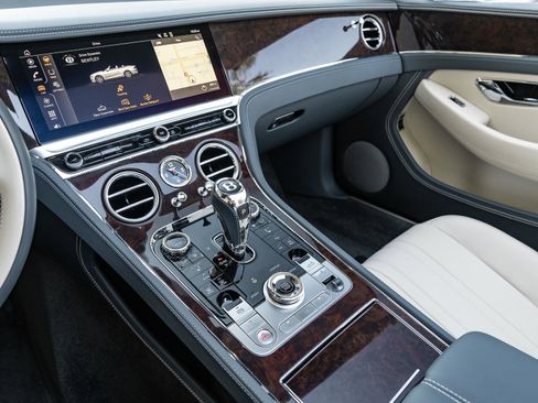 Used 2022 Bentley Continental GT AWD/4WD image 12