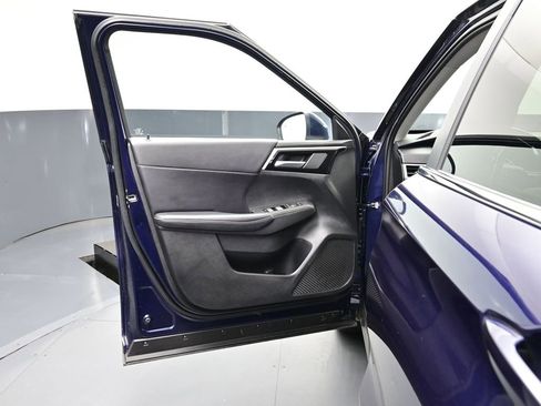 Used 2024 Mitsubishi Outlander SE image 11